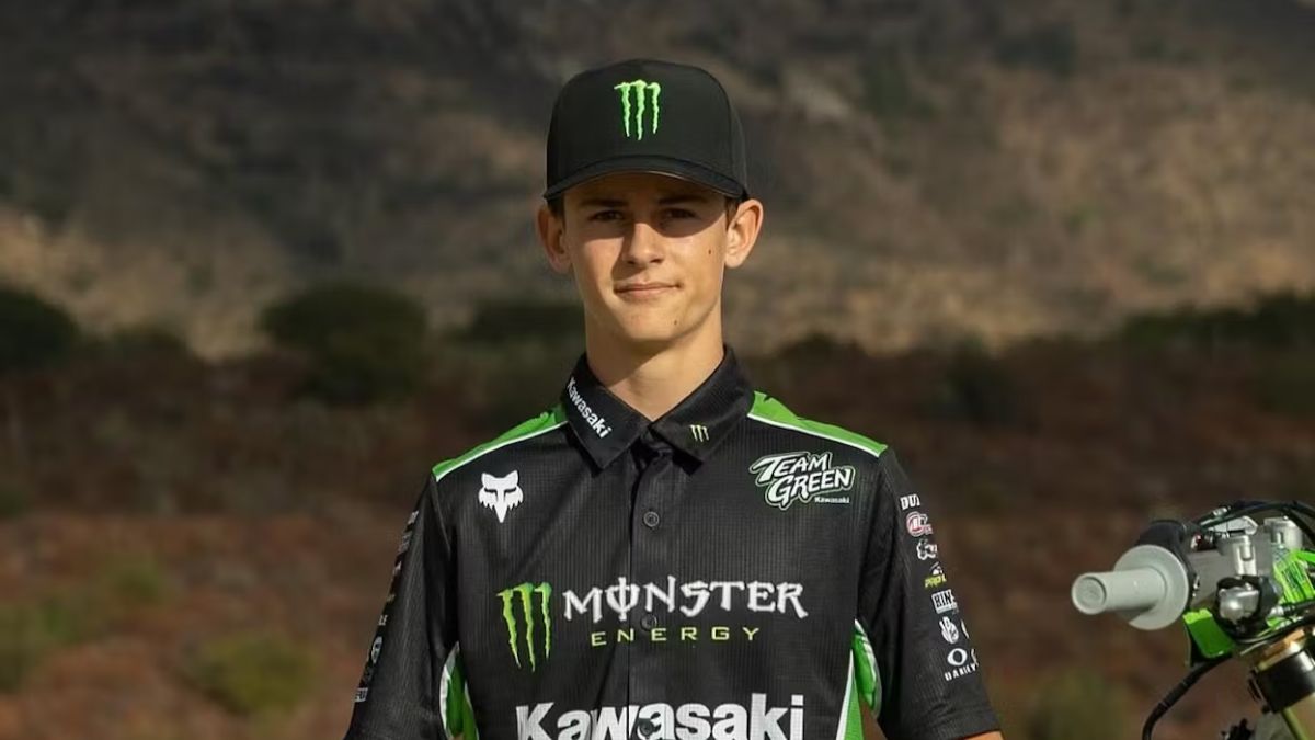 Aidan Zingg in Kawasaki Team Green gear before Mammoth motocross crash