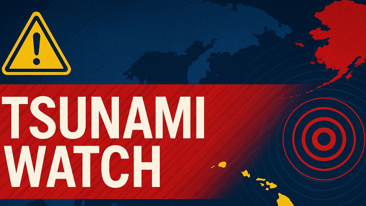 Emergency alert graphic showing tsunami watch for Hawaii after Russian earthquake